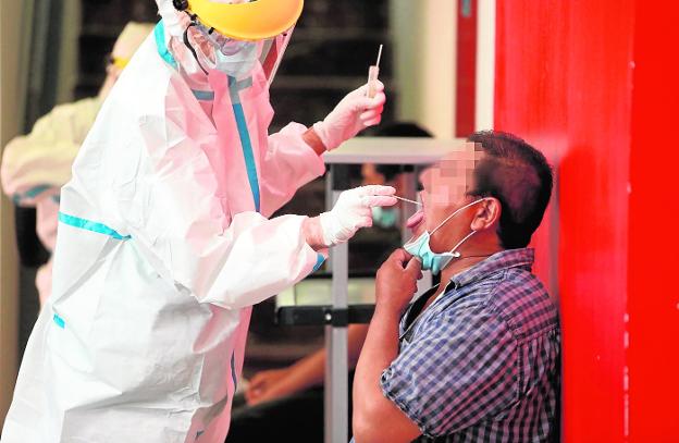 La Región sigue a la cola en pruebas PCR pese al aumento experimentado en los últimos meses