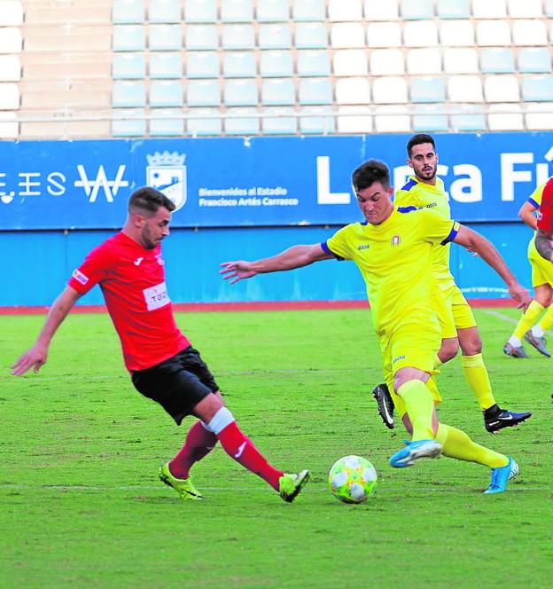 El Lorca debuta en Córdoba sin Carrasco y con público