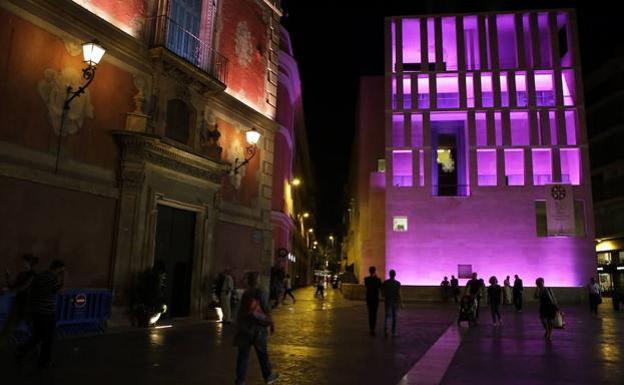 Murcia conmemora de rosa el Día Mundial Contra el Cáncer de Mama