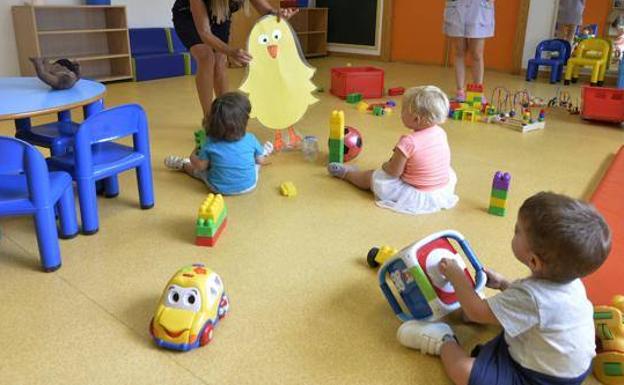 Murcia activa el protocolo contra la Covid-19 tras detectar un positivo en la Escuela Infantil de Beniaján