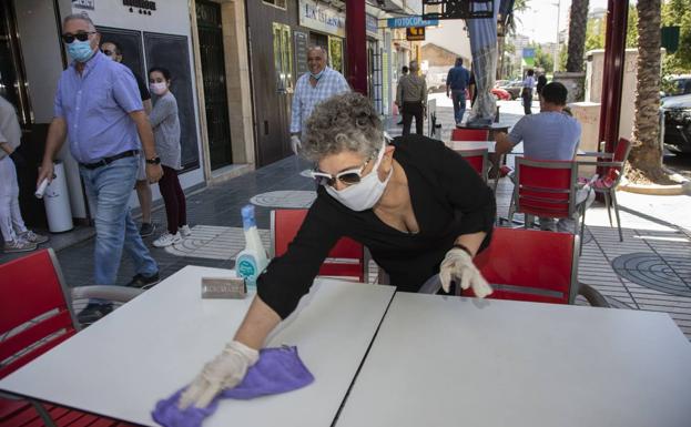 Los pagos de garantía salarial caen a la mitad con la protección de los ERTE