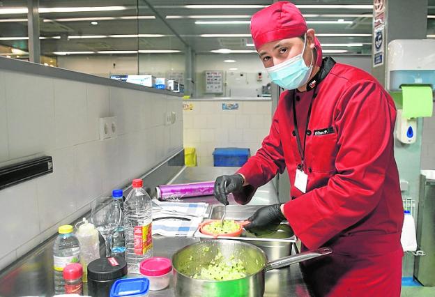 Elyson Pérez triunfa con su 'Maki sushi de zarangollo'