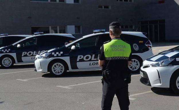 La Policía Local desmantela en Lorca un botellón en las inmediaciones del tanatorio