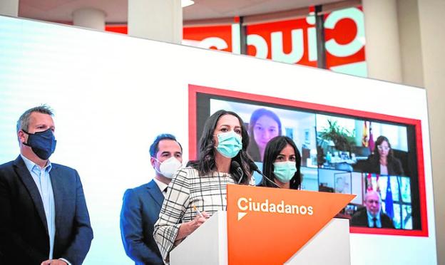 Abascal le pasará la factura a López Miras