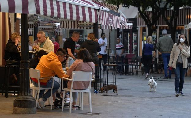 Hostemur prevé la pérdida de más de 12.000 puestos de trabajo por el toque de queda