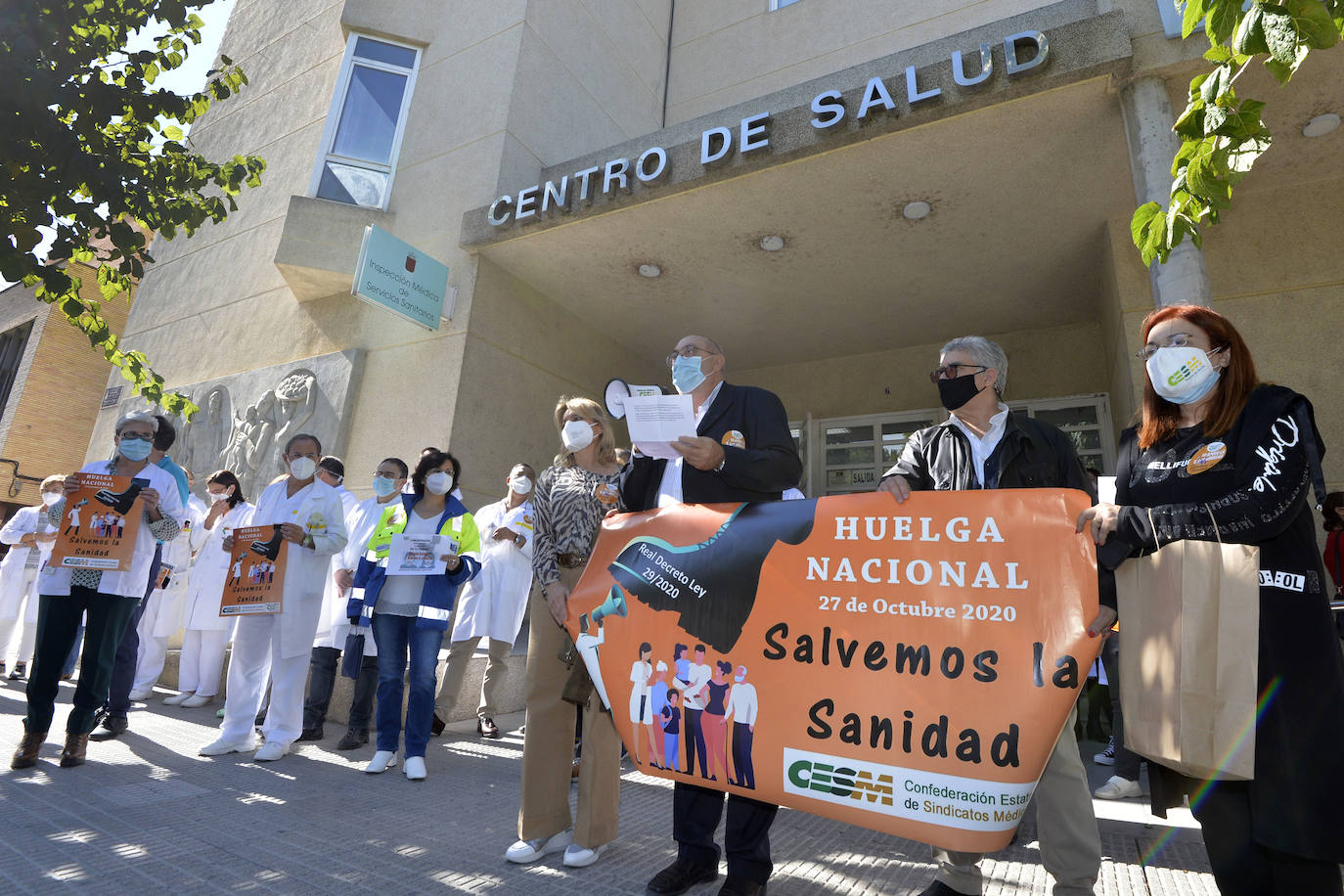 Fotos Huelga de los médicos en el centro de salud de San Andrés por la crisis del coronavirus Fotos Huelga de los médicos en el centro de salud de San Andrés por la crisis del coronavirus