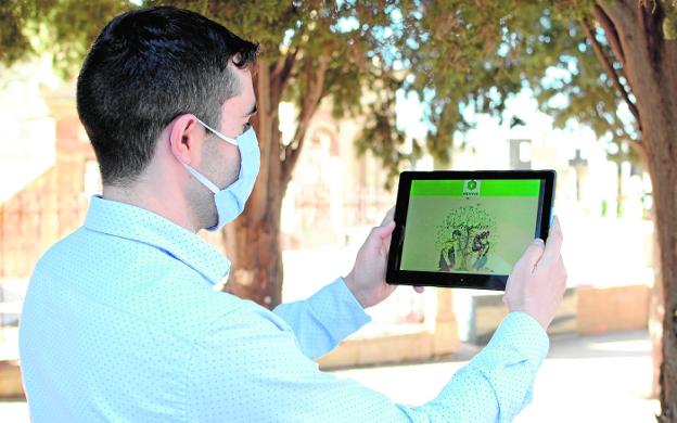 Un alumno de la UPCT crea un cementerio virtual para honrar a los difuntos en la Red