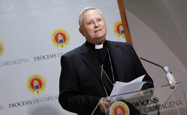 Lorca Planes: «No se puede entender el Día de Todos los Santos como una fiesta triste»