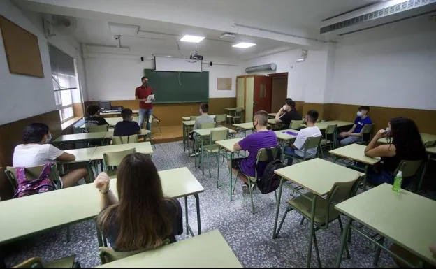 Los estudiantes murcianos comprenden mejor lo que leen que la media española
