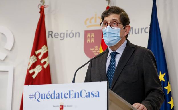 Villegas critica la quedada por WhatsApp de muchos murcianos para salir a comer antes del cierre de los bares