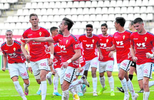 El Real Murcia busca la consolidación del nuevo proyecto deportivo