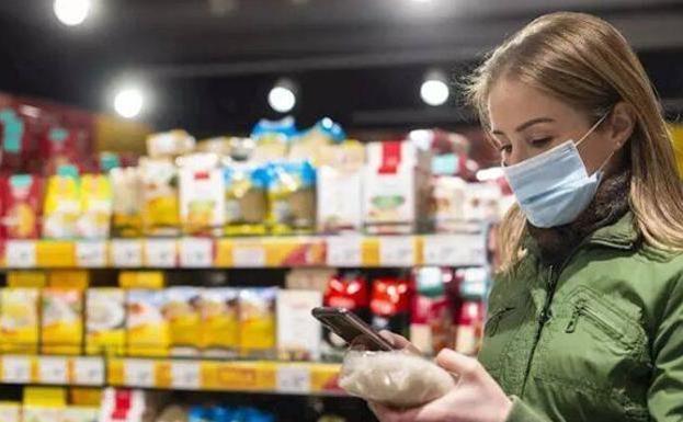 Alertan de una situación en la que la mascarilla quirúrgica no protege del coronavirus