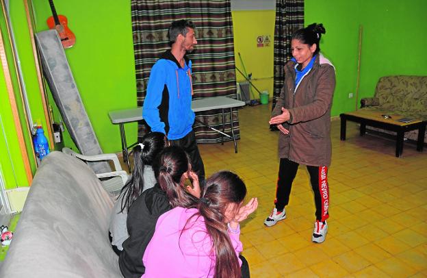 El Ayuntamiento de Cieza obliga a una familia a desalojar un albergue: «La DANA destrozó nuestra casa y no nos dejan volver»