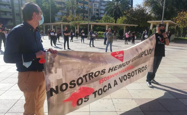 Los hosteleros de Molina se movilizan para exigir que no se prorrogue el cierre de bares o «tenemos los días contados»