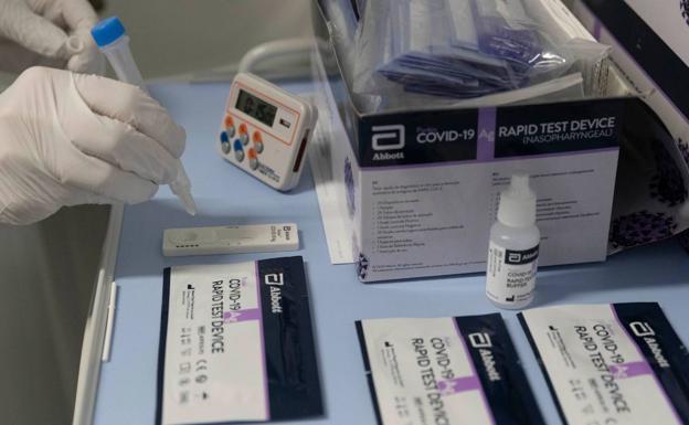 Salud espera realizar test de antígenos a convivientes de contagiados «a partir de la semana que viene»