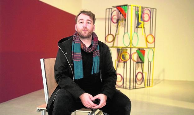 Lorenzo Sandoval lleva al Párraga su proceso creativo con 'Shadow Writing'