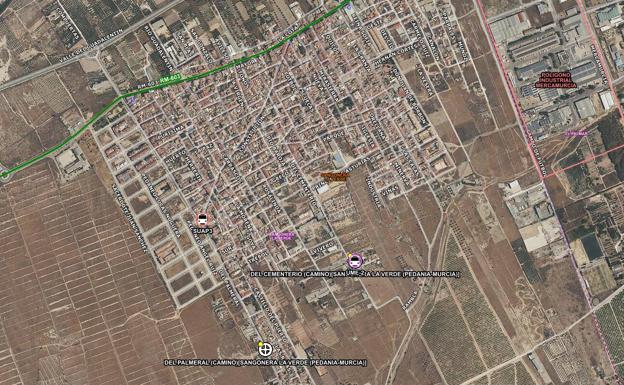 Hospitalizan a un hombre tras caerle un horno de hierro encima en Sangonera la Verde