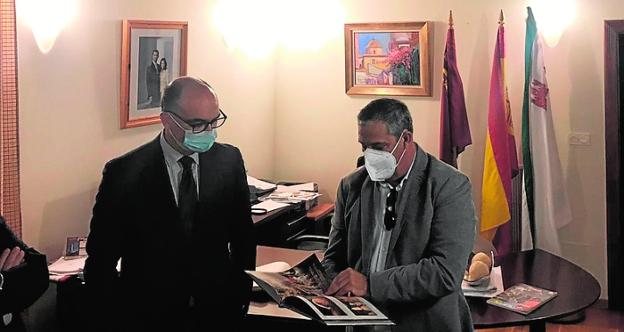 Los regantes de pliego estrechan lazos con la Universidad de Alicante