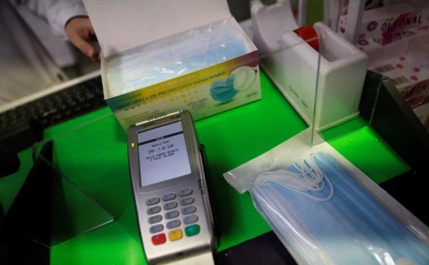 Este es el precio máximo que te pueden cobrar por una mascarilla a partir de hoy