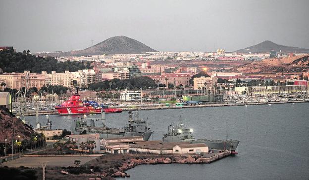 Los barcos de Sasemar estarán junto al centro de inmigrantes