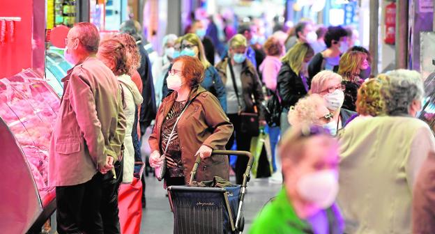 El mercado de Verónicas de Murcia activa hoy un dispositivo contra las aglomeraciones de clientes en los puestos