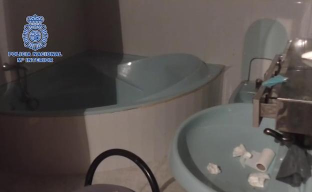 Cae una red que explotaba sexualmente a mujeres en locales de la Región de Murcia castigándolas hasta por ducharse
