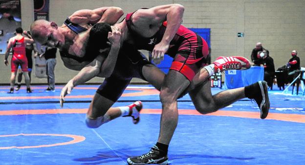 La Región salva la temporada de lucha