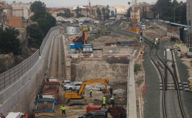 Adif desbloqueará en enero las obras pendientes del soterramiento en Murcia pese al conflicto con la huerta