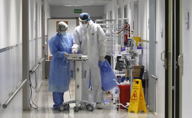 Cinco fallecidos más en una jornada en la que descienden los nuevos contagios y la presión hospitalaria