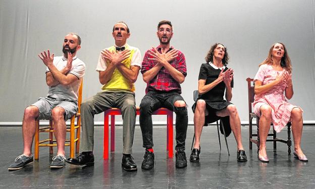 El Centro Párraga danza con 'El resistente y delicado hilo musical' de Amalia Fernández