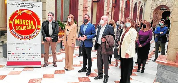 Recogida solidaria de alimentos y juguetes