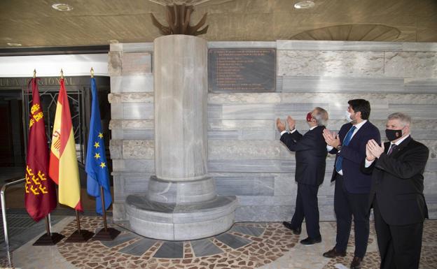 La Asamblea Regional homenajea a diez políticos murcianos que participaron en la Constitución de 1812