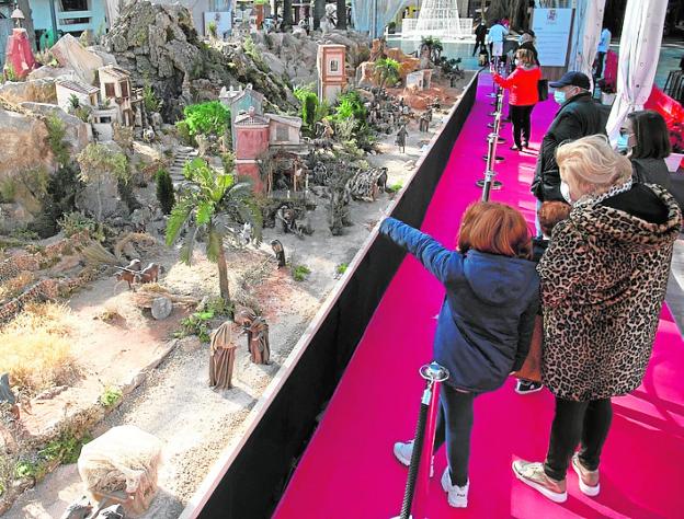 Recogen alimentos dos días para los más necesitados