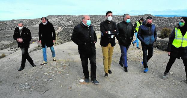 La lluvia retrasa la instalación de la pasarela del Chicharra en Cieza