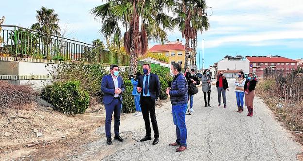 Luz verde al arreglo del camino del cementerio de Ceutí