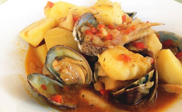 Guiso de sepia con cerveza y almejas