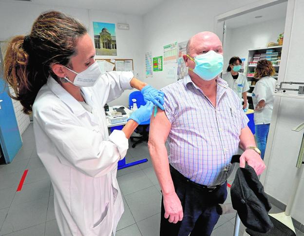 La mascarilla mantiene a raya la gripe y el resto de infecciones respiratorias