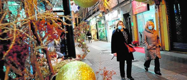 Salud podrá prohibir los viajes y limitar más las reuniones navideñas si se produce un repunte