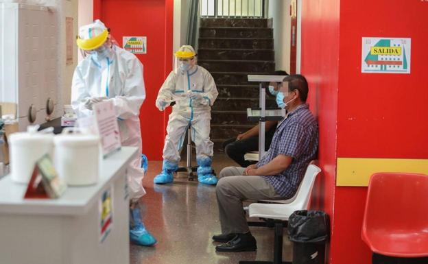 El ritmo de contagios sigue estable en la Región de Murcia en un día con menos muertos y hospitalizados