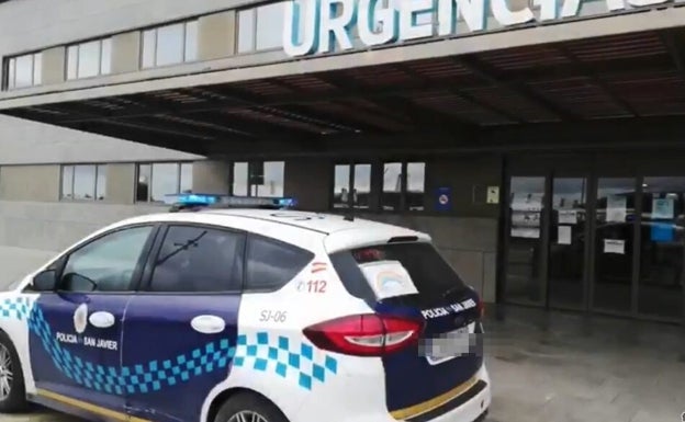 Un delincuente reincidente agrede a dos policías locales de San Javier durante un arresto