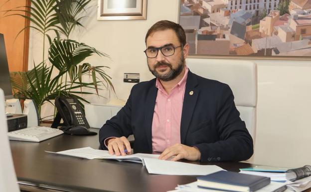 El alcalde de Lorca, «muy tranquilo» tras la imputación en el caso de la vigilancia en las playas de Águilas