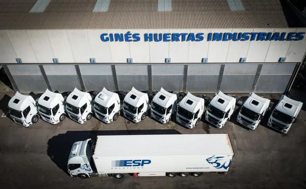 Ginés Huertas Industriales entrega 100 camiones seminuevos Iveco