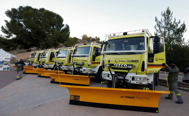 La Comunidad incorpora cinco vehículos quitanieves para trabajos de emergencia de las brigadas forestales