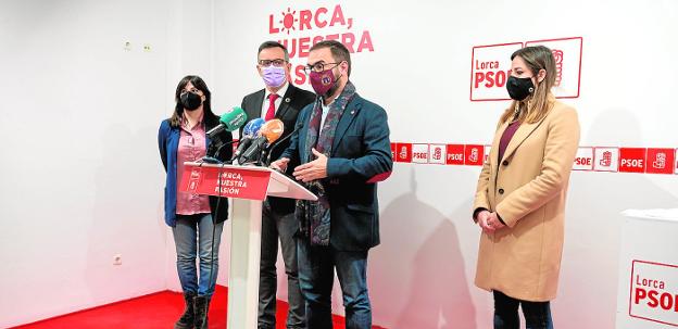 Mateos pide disculpas por no haber conseguido la bonificación del IBI