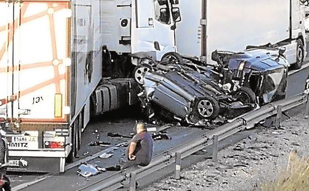 Piden 4 años al conductor de un tráiler que causó un accidente con 5 fallecidos