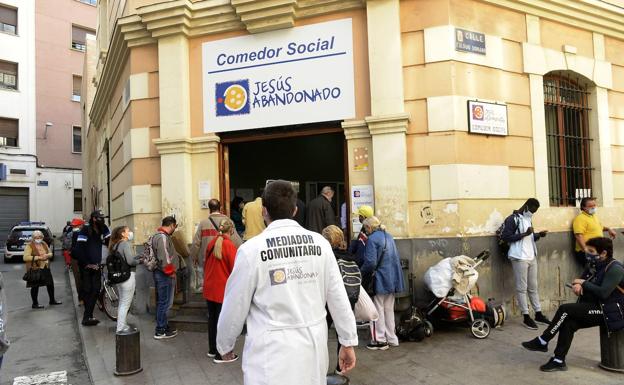 La demanda del comedor de Jesús Abandonado se multiplicó por cuatro en 2020 tras el confinamiento
