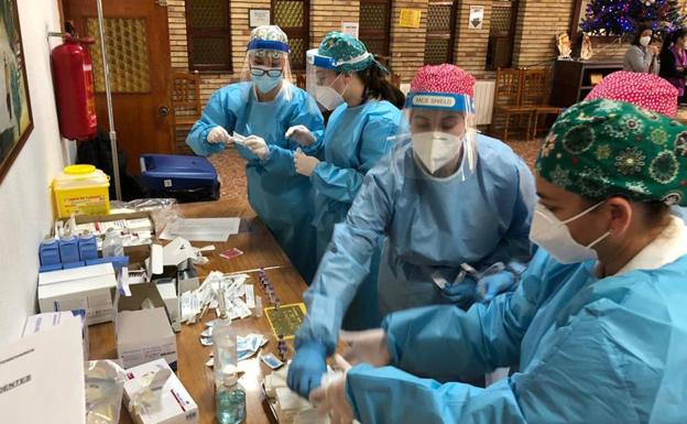 La vacunación en las residencias acaba hoy y deja paso a la de los sanitarios