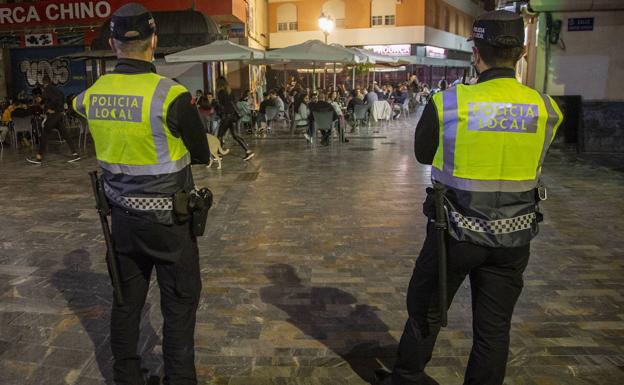 Las multas por desobediencia policial crecen y suman ya veinte cada semana en la Región