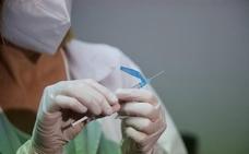 Los sanitarios de Atención Primaria de la Región reciben la vacuna contra la Covid-19