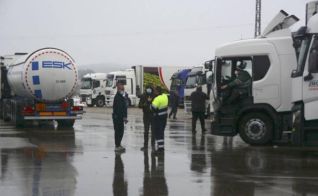 Froet espera que los camioneros atrapados puedan retomar hoy la marcha